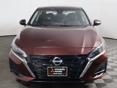 Used 2024 Nissan Altima 2.5 SV AWD/4WD image 8