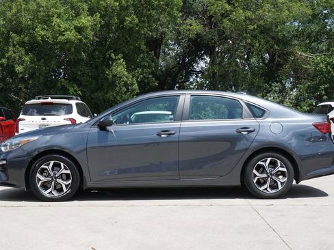Used 2021 Kia Forte LXS FWD image 2