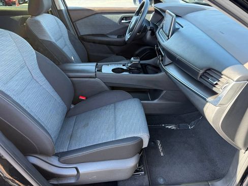Used 2023 Nissan Rogue SV FWD image 16