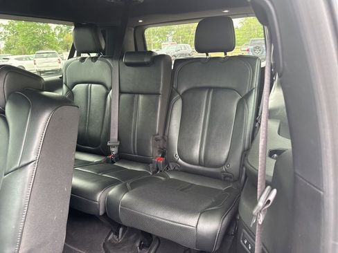 Used 2024 Jeep Wagoneer L Series II w/ Flexible Seating Group RWD image 15
