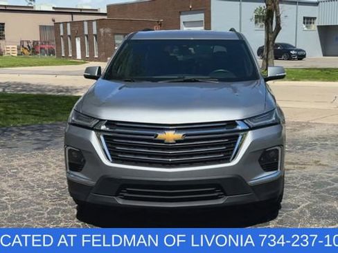 Used 2023 Chevrolet Traverse LT FWD image 3