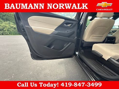 Used 2023 Chevrolet Traverse LS w/ Safety Package FWD image 33
