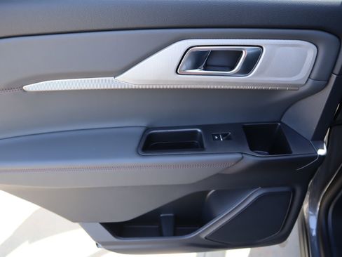 New 2026 Ford Explorer Active w/ Active Comfort Package RWD image 17