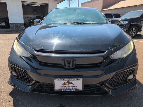 Used 2017 Honda Civic Sport image 2