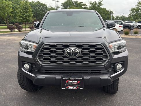Used 2020 Toyota Tacoma TRD Off-Road w/ Blackout Package AWD/4WD image 6