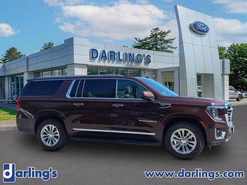 Used 2023 GMC Yukon XL SLT w/ SLT Premium Package AWD/4WD image 4