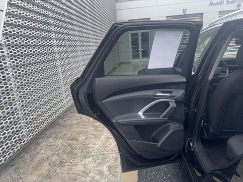 Certified 2025 Audi Q5 Premium w/ Convenience Package AWD/4WD image 23