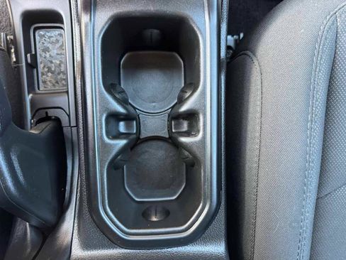 Used 2023 Jeep Wrangler Unlimited AWD/4WD image 19
