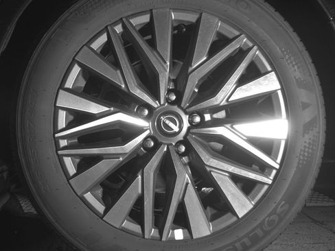 Used 2025 Nissan Altima 2.5 SV FWD image 14