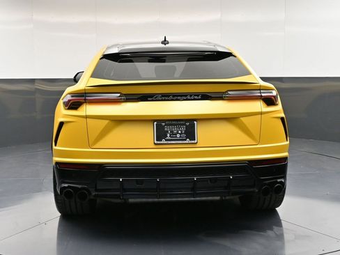 Used 2022 Lamborghini Urus image 7