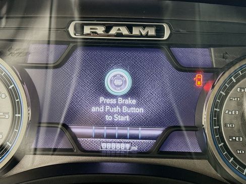 Used 2019 RAM 1500 Limited AWD/4WD image 17