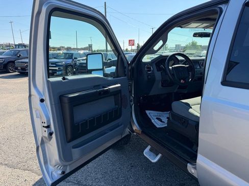 Used 2015 Ford F250 XLT AWD/4WD image 11