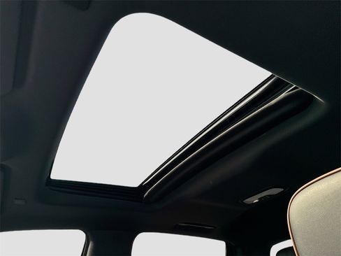 Used 2024 GMC Canyon AT4 w/ AT4 Premium Package image 19