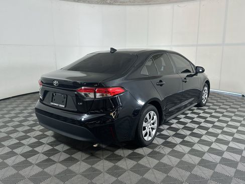 Used 2023 Toyota Corolla LE FWD image 3