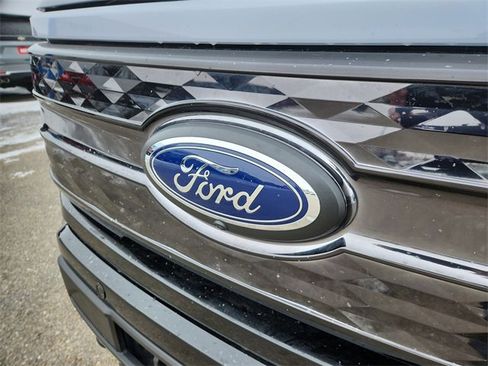 Used 2023 Ford F150 Lightning Platinum image 32