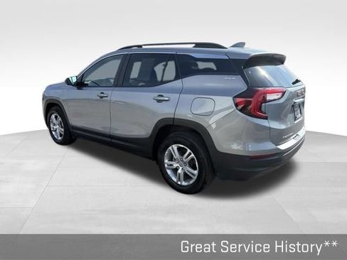 Used 2023 GMC Terrain SLE w/ Driver Convenience Package FWD image 9
