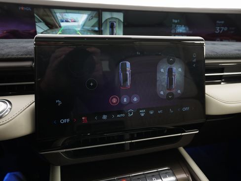 Used 2024 Lincoln Nautilus Black Label w/ Jet Appearance Package (87T) image 24