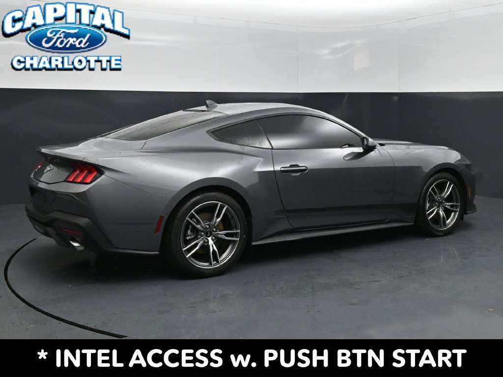 Used 2025 Ford Mustang Coupe RWD image 8
