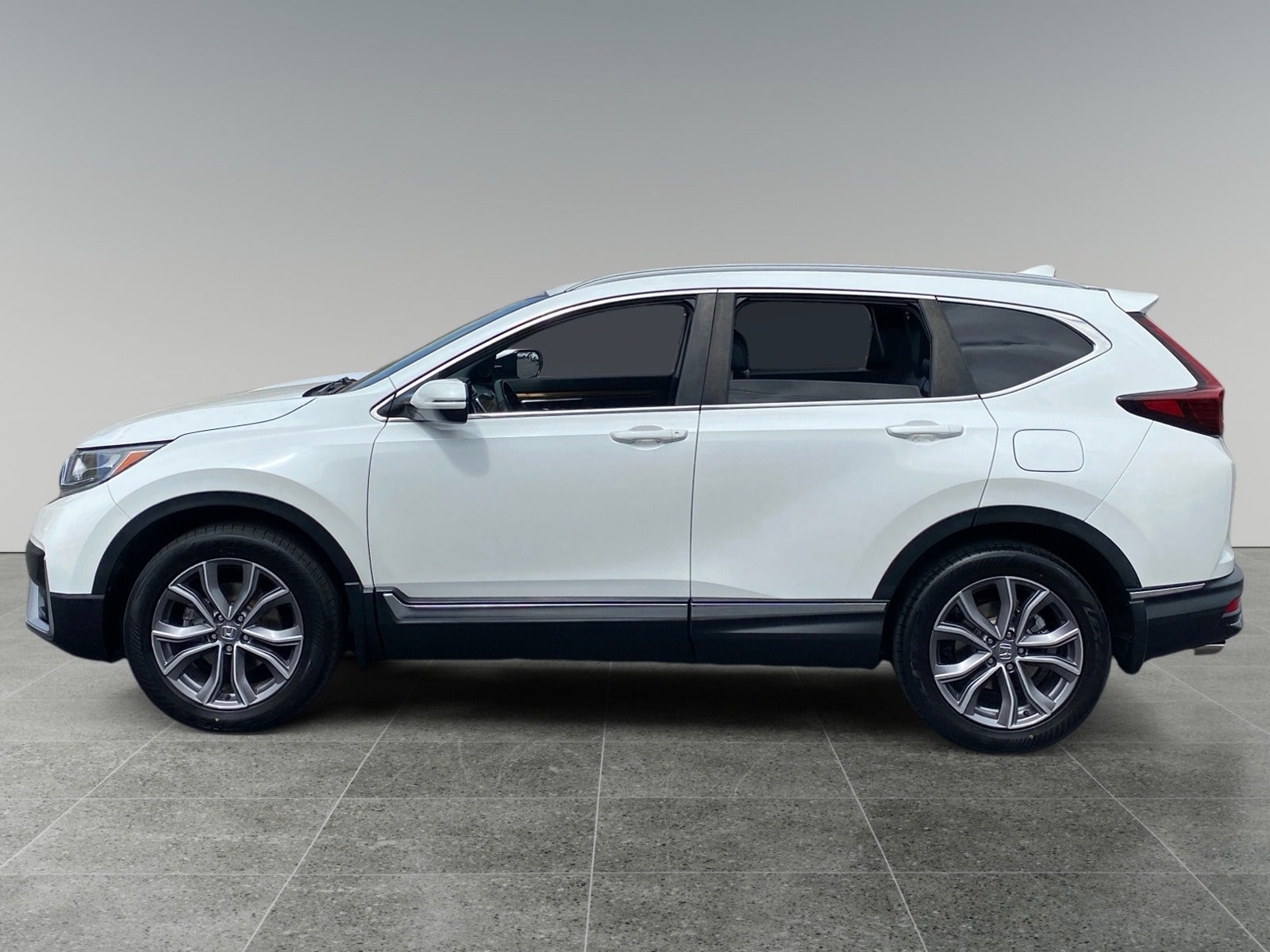 Used 2021 Honda CR-V Touring image 2