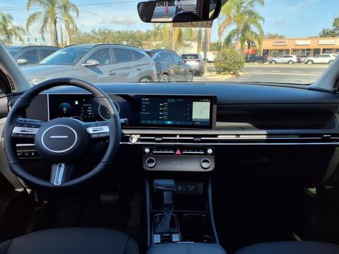 Used 2025 Hyundai Tucson SEL image 17