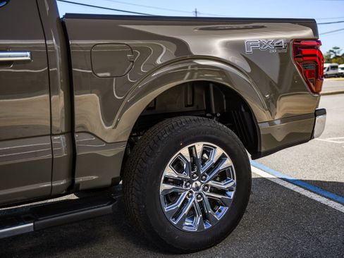 New 2025 Ford F150 Lariat w/ Equipment Group 501A Mid image 10