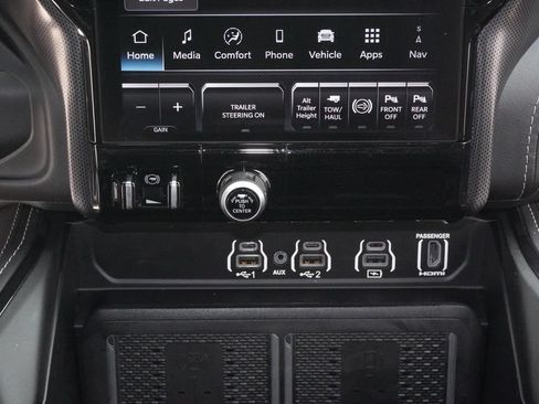 Used 2026 RAM 2500 Limited AWD/4WD image 18