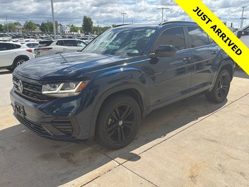 Used 2023 Volkswagen Atlas Cross Sport SEL R-Line AWD/4WD image 3