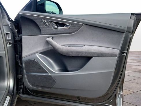 Used 2026 Audi RS Q8 performance image 27