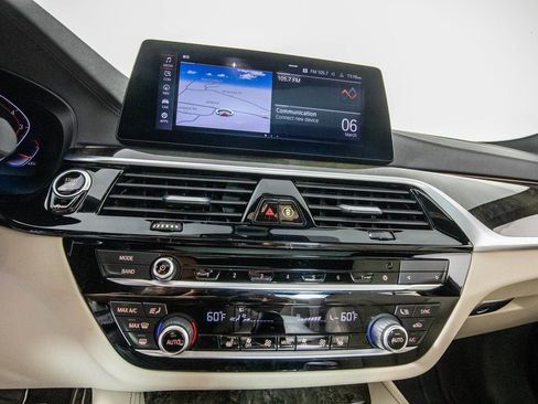 Used 2020 BMW 540i xDrive w/ M Sport Package image 28