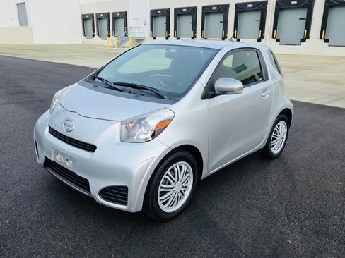 Used 2014 Scion iQ image 1