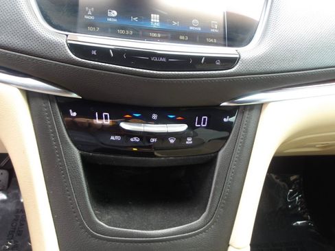 Used 2018 Cadillac XT5 Luxury w/ Driver Awareness Package FWD image 23