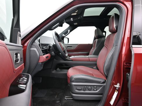 Used 2026 INFINITI QX80 Autograph w/ Premium Cargo Package AWD/4WD image 9