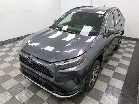 New 2025 Toyota RAV4 SE image 6