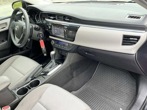 Used 2016 Toyota Corolla LE image 23