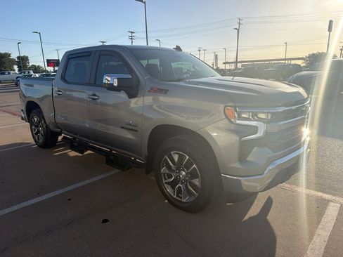 Used 2025 Chevrolet Silverado 1500 LT AWD/4WD image 3