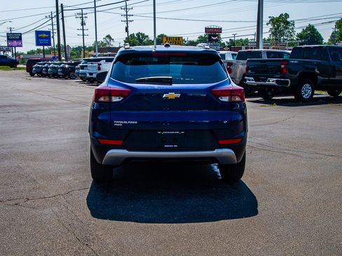 Used 2023 Chevrolet TrailBlazer LT w/ Convenience Package AWD/4WD image 6
