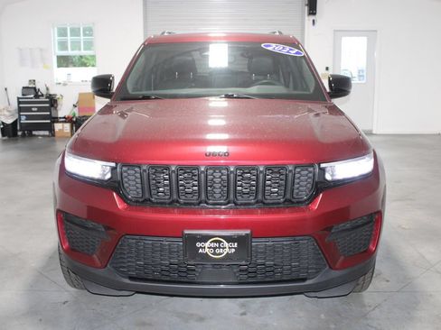Used 2024 Jeep Grand Cherokee Altitude AWD/4WD image 49