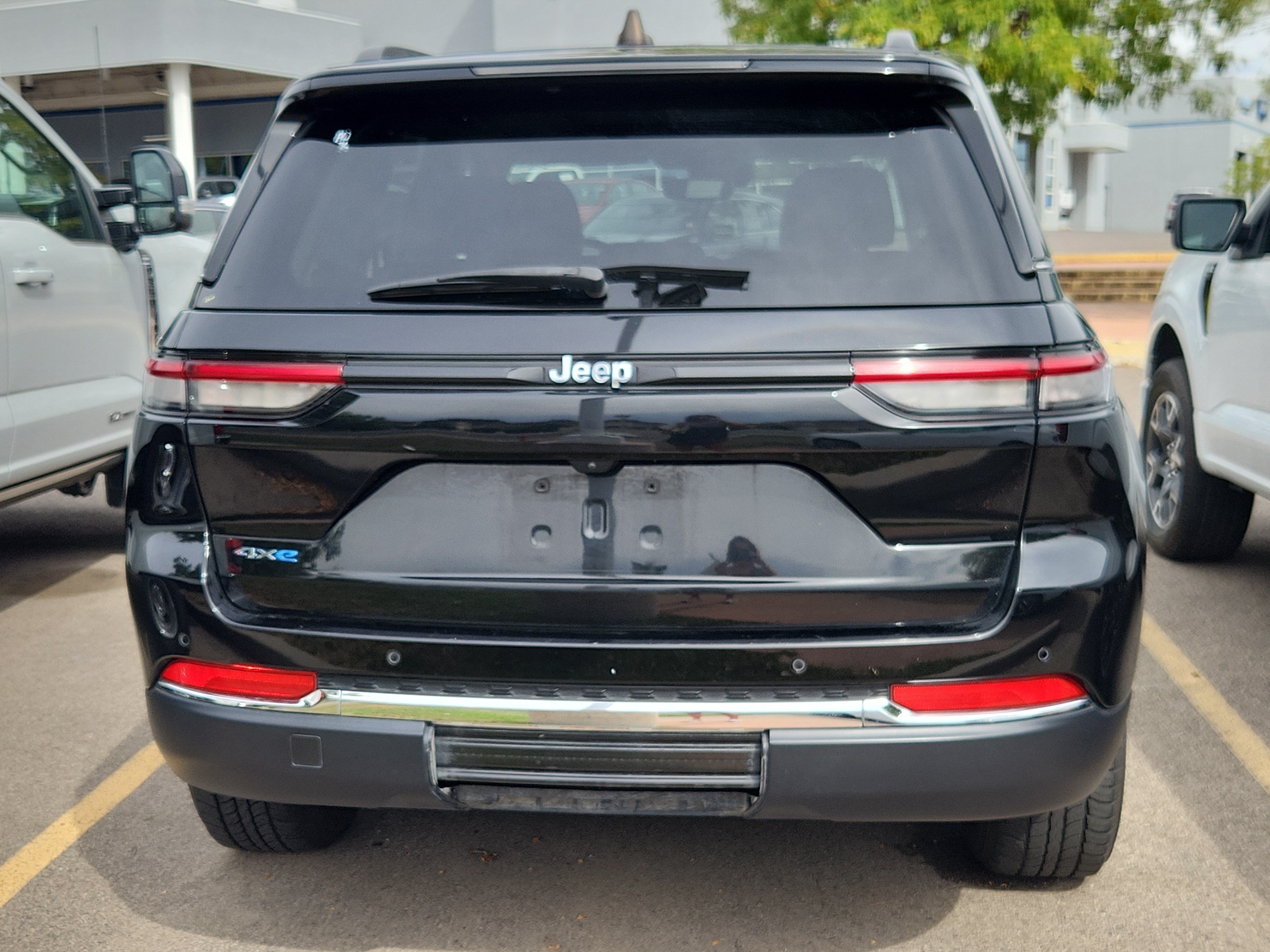 Used 2024 Jeep Grand Cherokee Limited 4xe AWD/4WD image 6