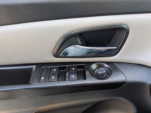 Used 2014 Chevrolet Cruze LS image 15