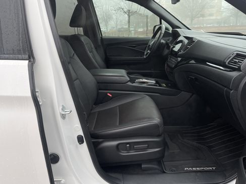 Certified 2024 Honda Passport Black Edition image 31