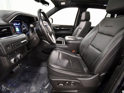 Used 2021 GMC Yukon Denali w/ Denali Premium Package image 14