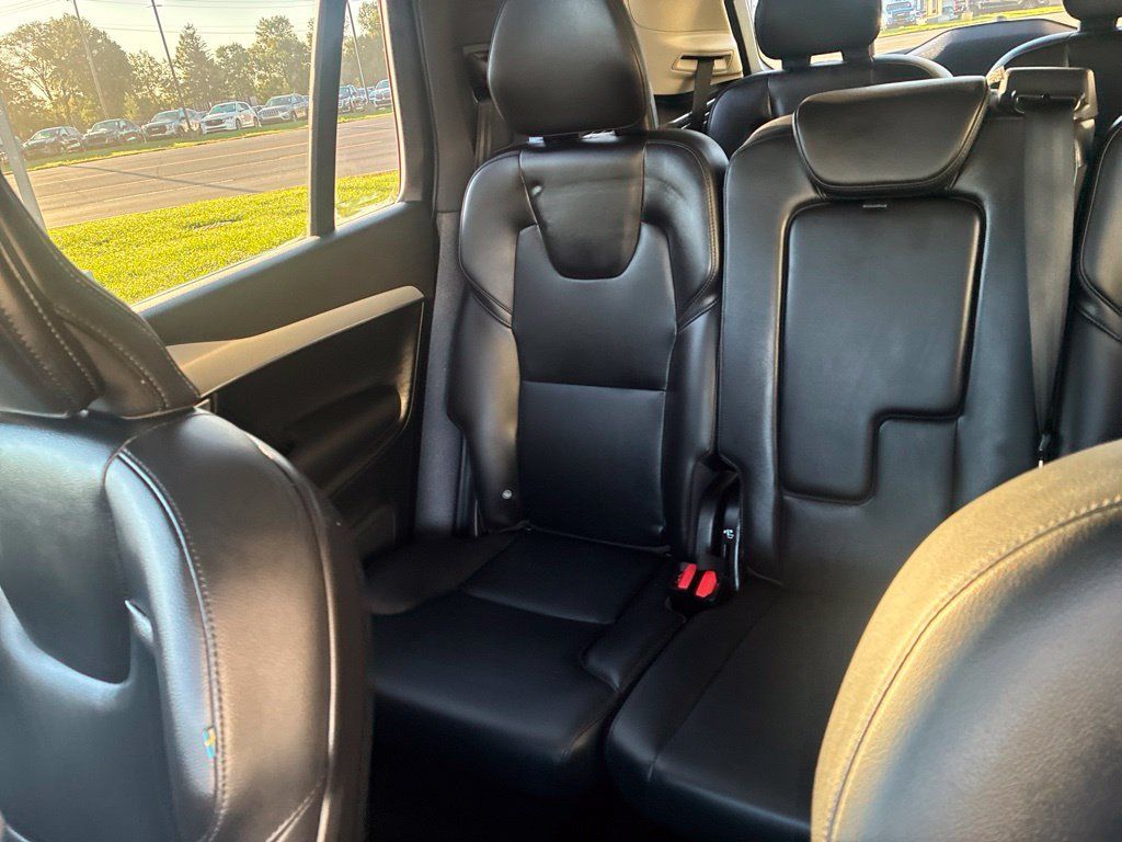 Certified 2024 Volvo XC90 B5 Core w/ Protection Package Premier AWD/4WD image 11