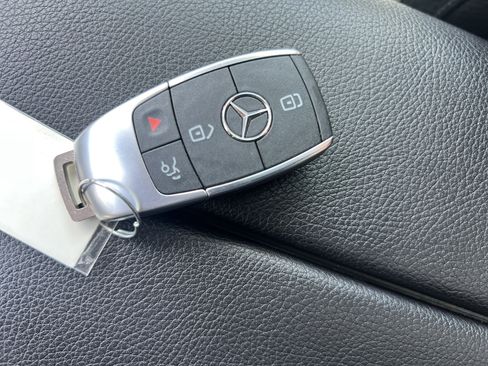 Used 2023 Mercedes-Benz GLS 450 4MATIC image 38