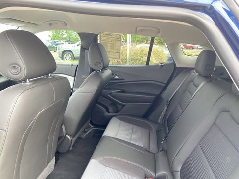 Used 2024 Chevrolet Trax LT w/ Driver Confidence Package FWD image 18