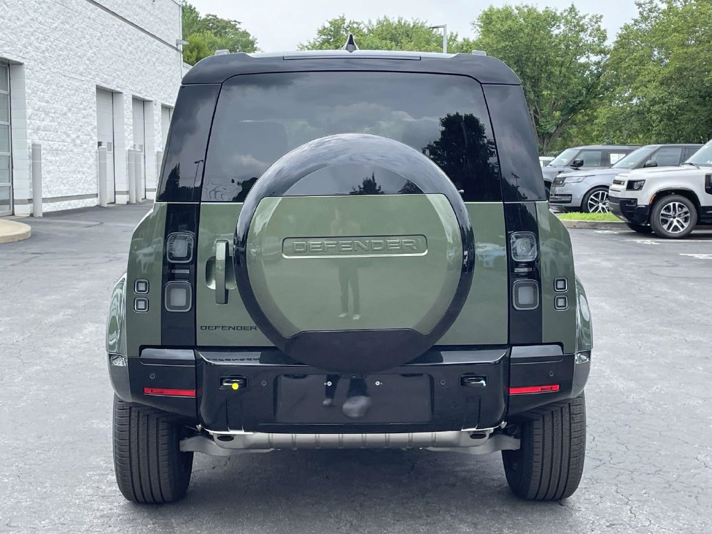 New 2026 Land Rover Defender 110 S AWD/4WD image 5