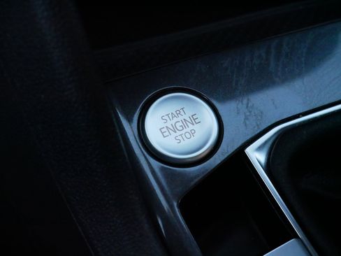 Used 2024 Volkswagen Tiguan SEL R-Line image 28