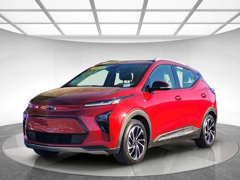 Used 2023 Chevrolet Bolt EUV Premier w/ Sun & Sound Package image 9