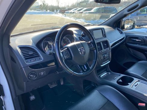 Used 2019 Dodge Grand Caravan SXT image 13