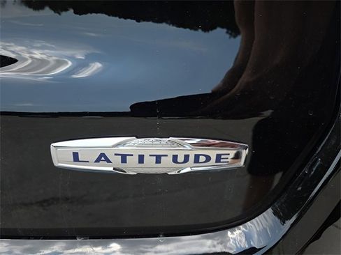 Used 2019 Jeep Compass Latitude w/ Popular Equipment Group image 9