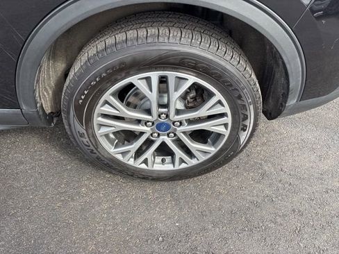 Certified 2022 Ford Escape SEL w/ Technology Package image 11